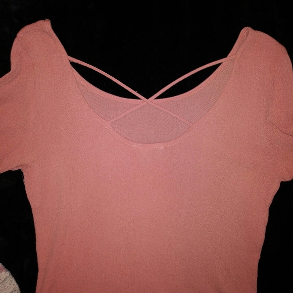 Vintage Entro Rose Blouse with Bell Sleeves & Scalloped Lace Accents - Picture 4 of 6